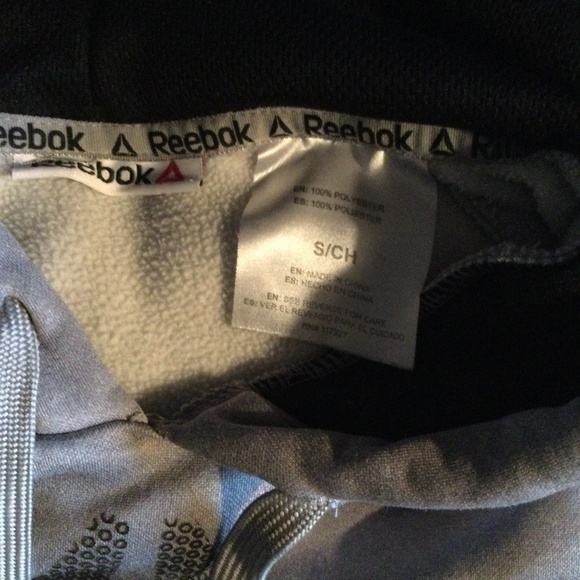 Reebok Sweatshirt/Hoodie - Picture 5 of 5